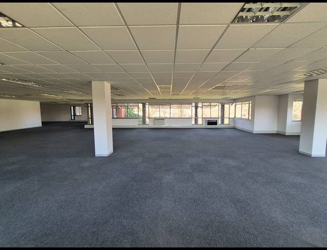 712M² OFFICE TO LET IN WOODMEAD